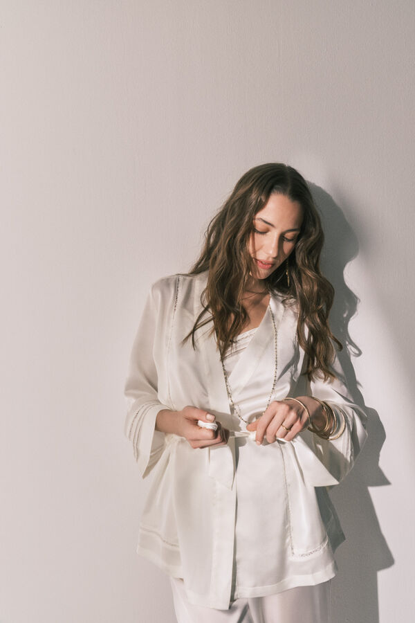 Women'secret Set Pijama larga y bata sat&eacute;n blanco marfil