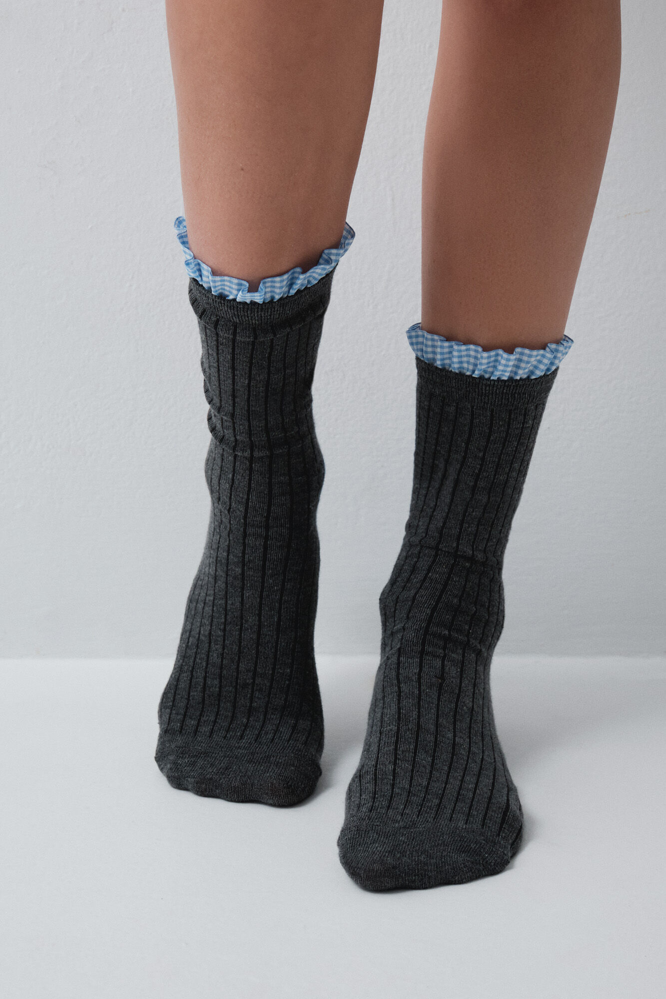 Women'secret Calcetines largos de canal&eacute; estampado vichy gris