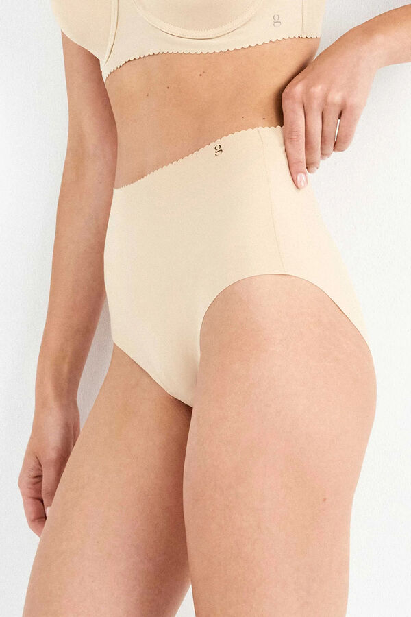 Gisela Panty alta invisible microfibra caf&eacute;