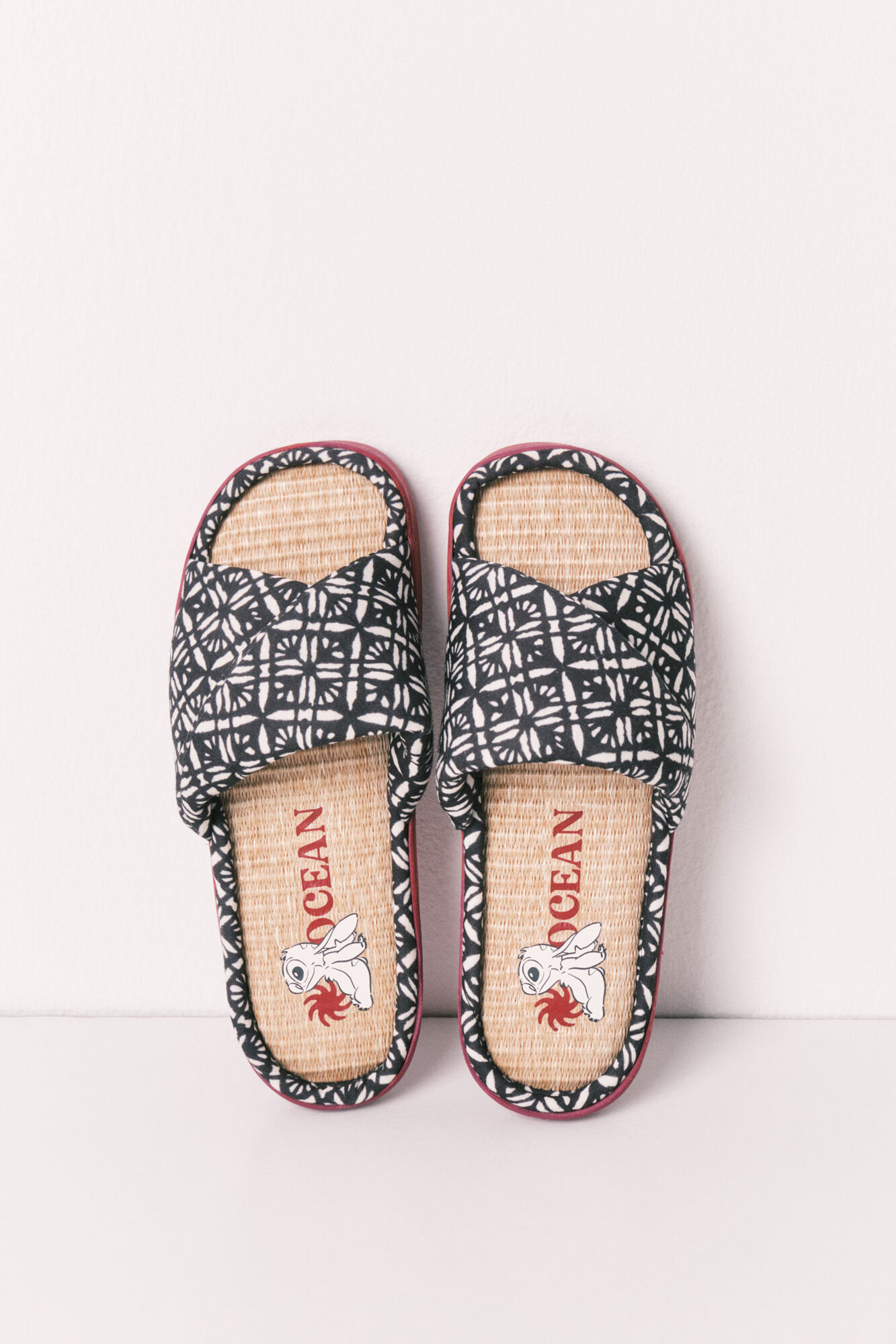 Women'secret Zapatillas de casa de tiras cruzadas con estampado &eacute;tnico