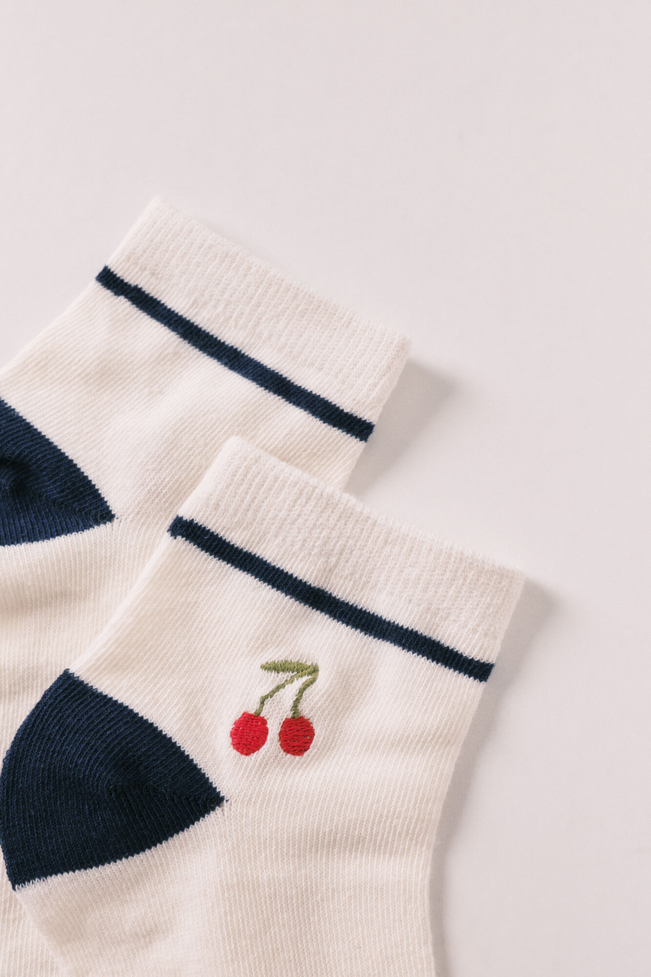 Women'secret Calcetines cortos bordado cerezas