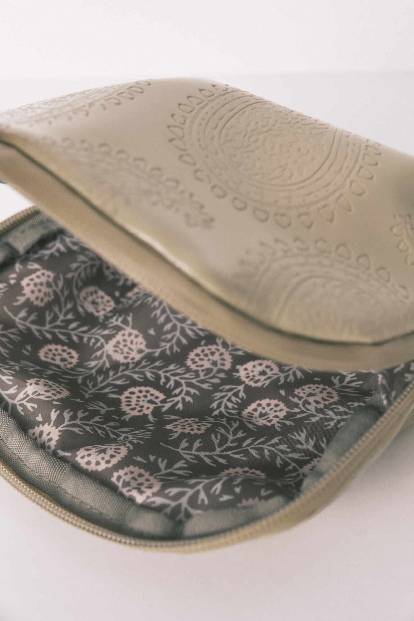 Women'secret Neceser peque&ntilde;o de piel color caqui 