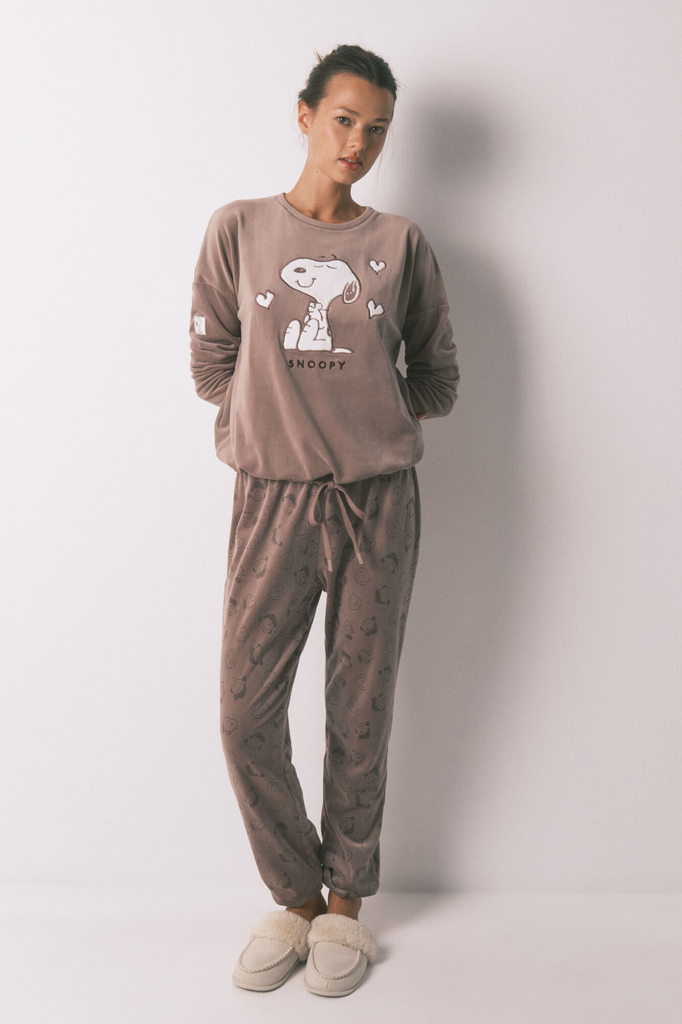 Women'secret Pijama larga de terciopelo de Snoopy
