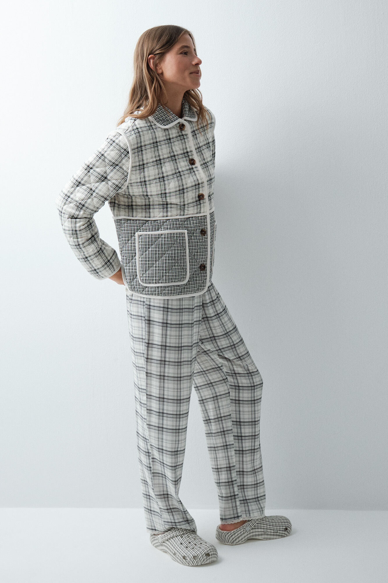 Women'secret Bata corta a cuadros gris