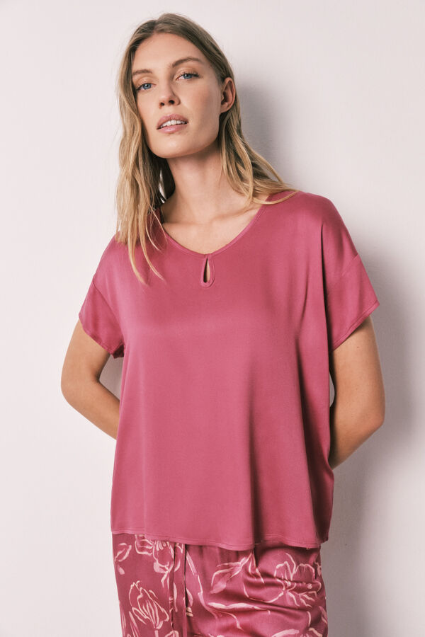 Women'secret Pijama larga de manga corta satinada granate rosa