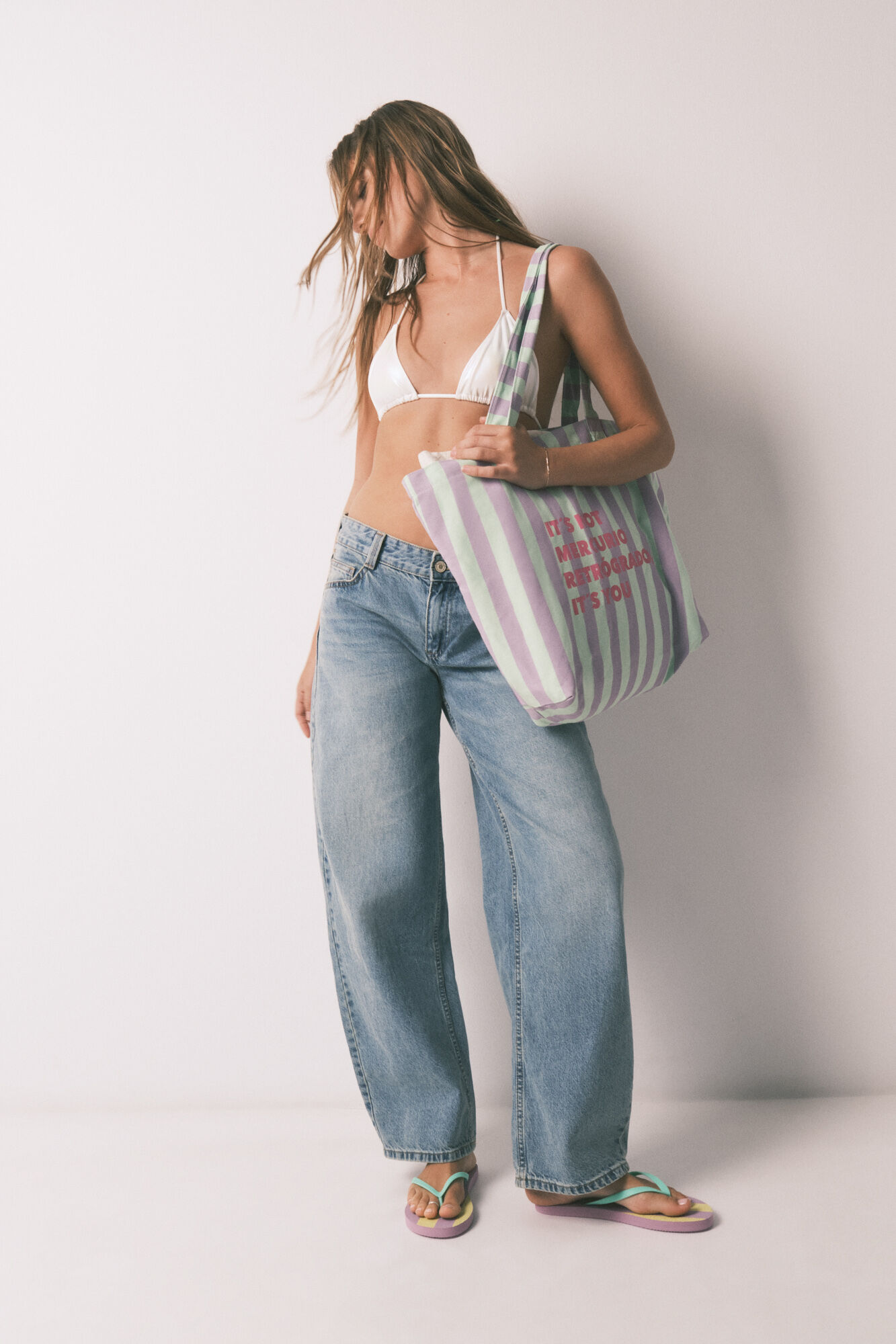 HI&BYE Top bikini triangular cortina blanco metalizado