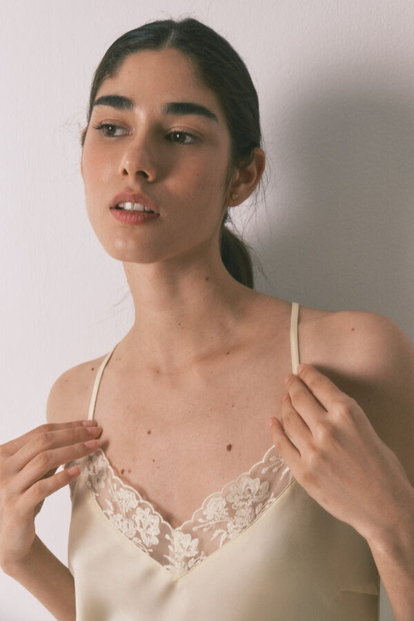 Women'secret Camis&oacute;n corto sat&eacute;n y encaje amarillo amarillo