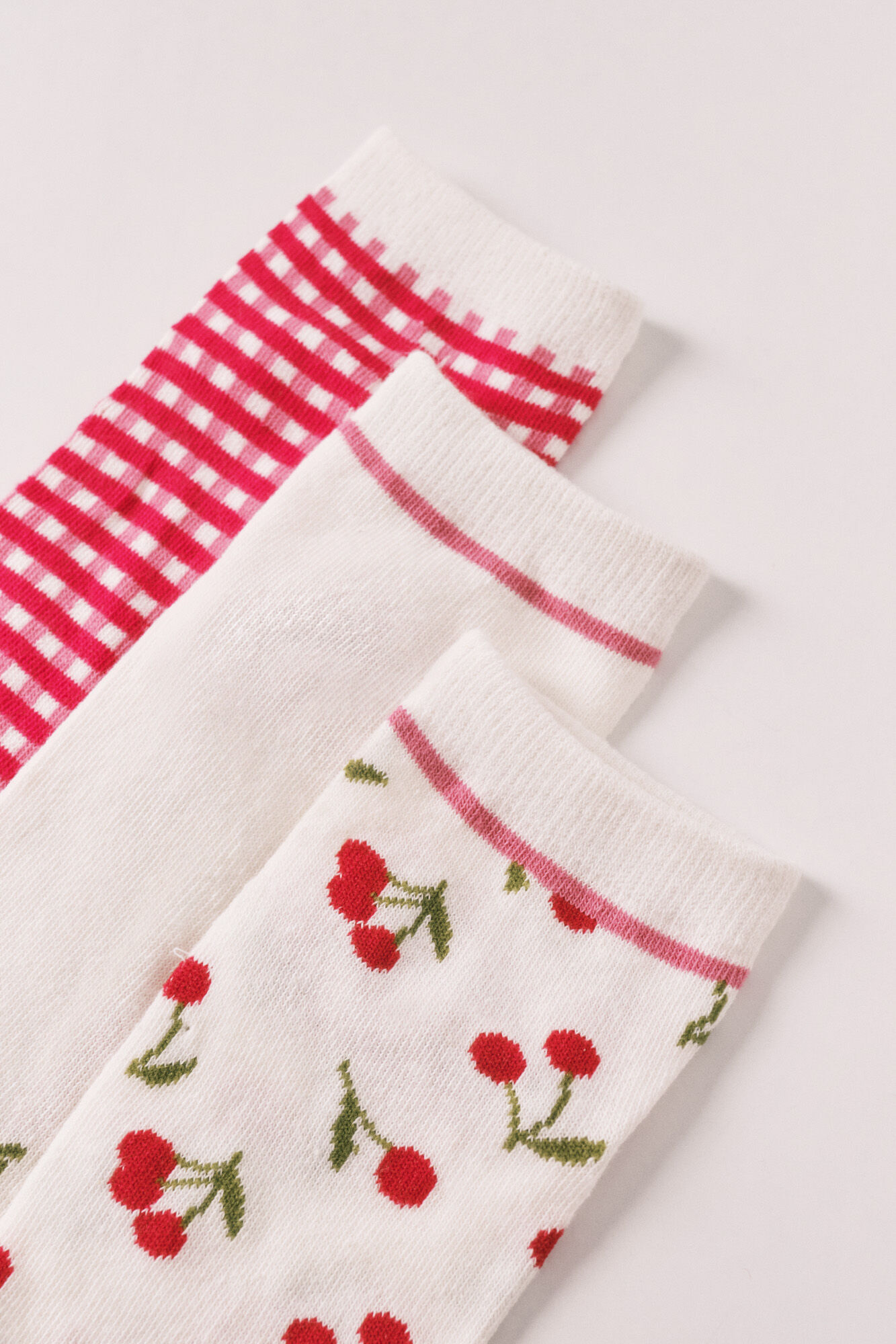 Women'secret Pack 3 calcetines cortos estampados de cerezas rojo