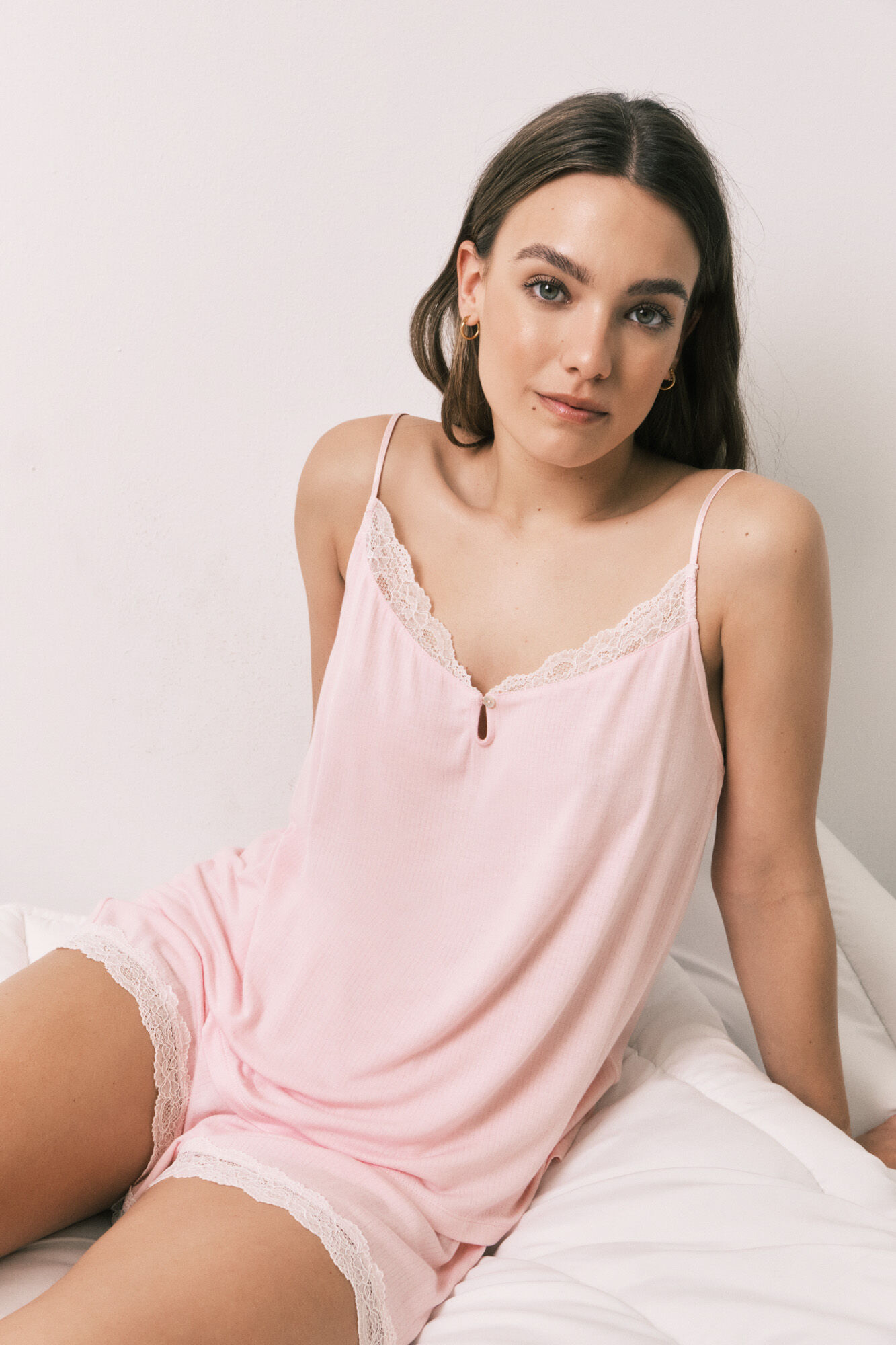 Women'secret Pijama corta de tirantes de viscosa y encaje rosa