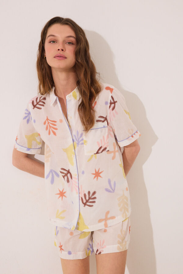 Womensecret Pijama camisera short clásico en viscosa integral con hojas estampado