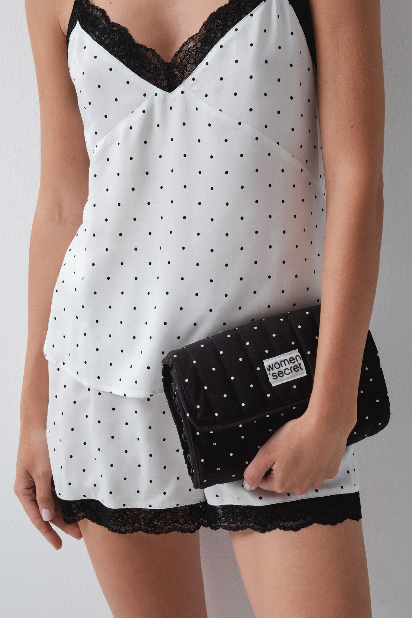 Women'secret Pack neceser cartera negra de puntos