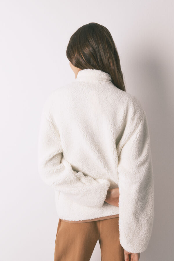 Women'secret Bata cota de borreguito con parches de perritos marfil