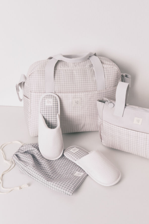Womensecret Bolsa de premamá grande de cuadros vichy en gris oscuro . gris