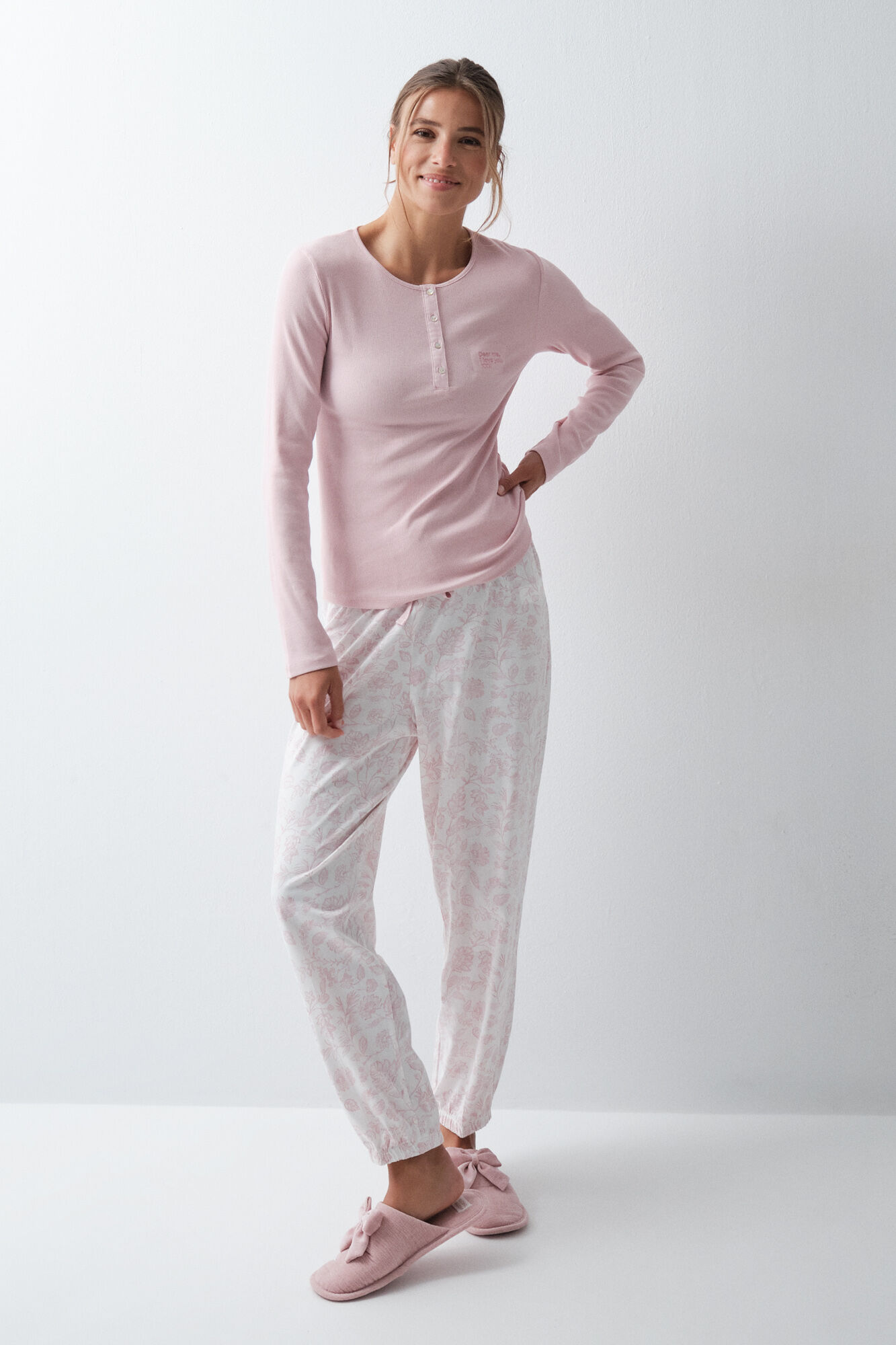 Women'secret Pijama larga de algod&oacute;n con estampado floral rosa