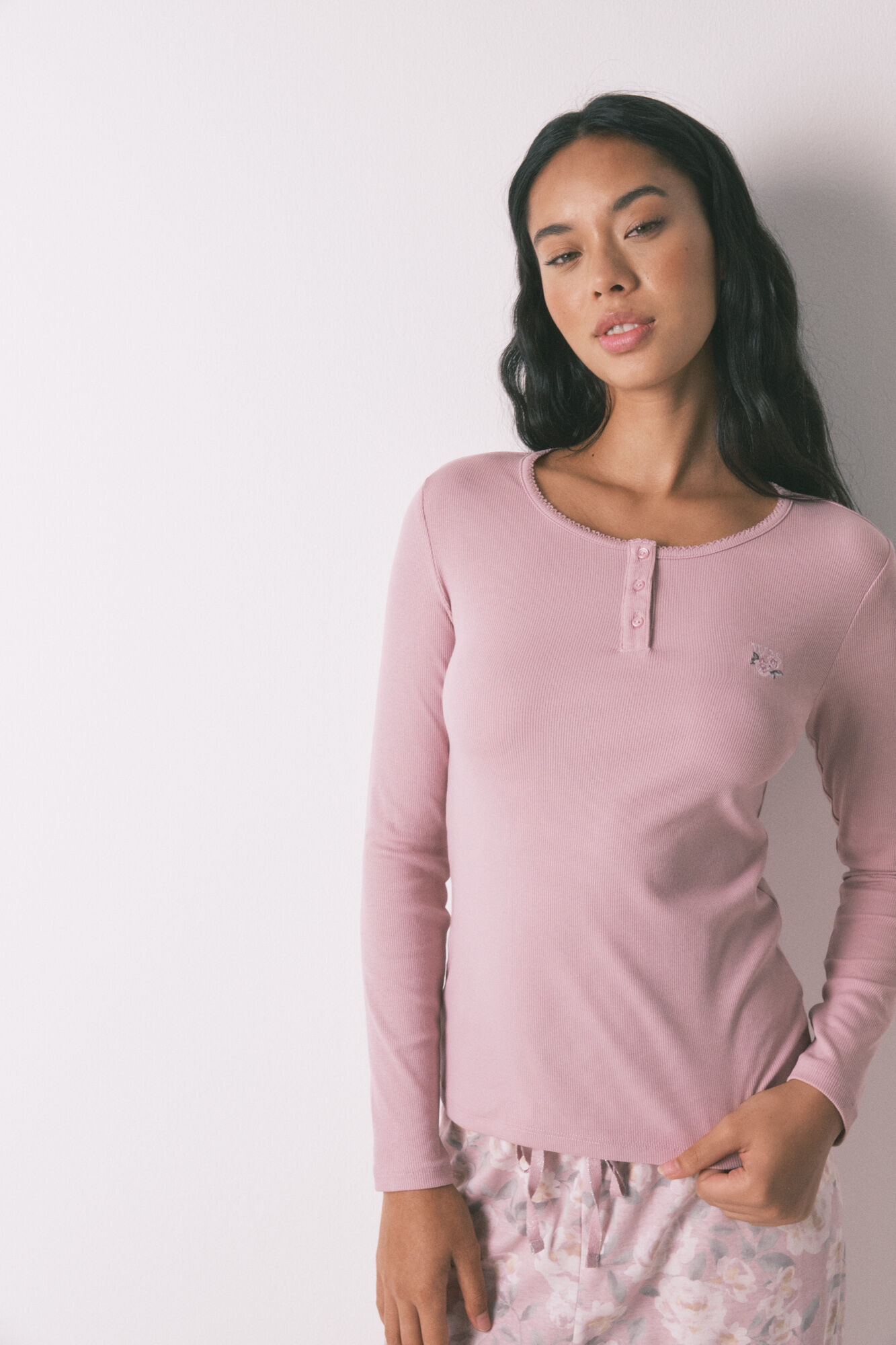 Women'secret Pijama larga con estampado floral rosa