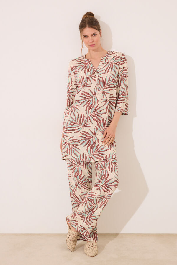 Womensecret Playera de dormir short con estampado de hojas marfil