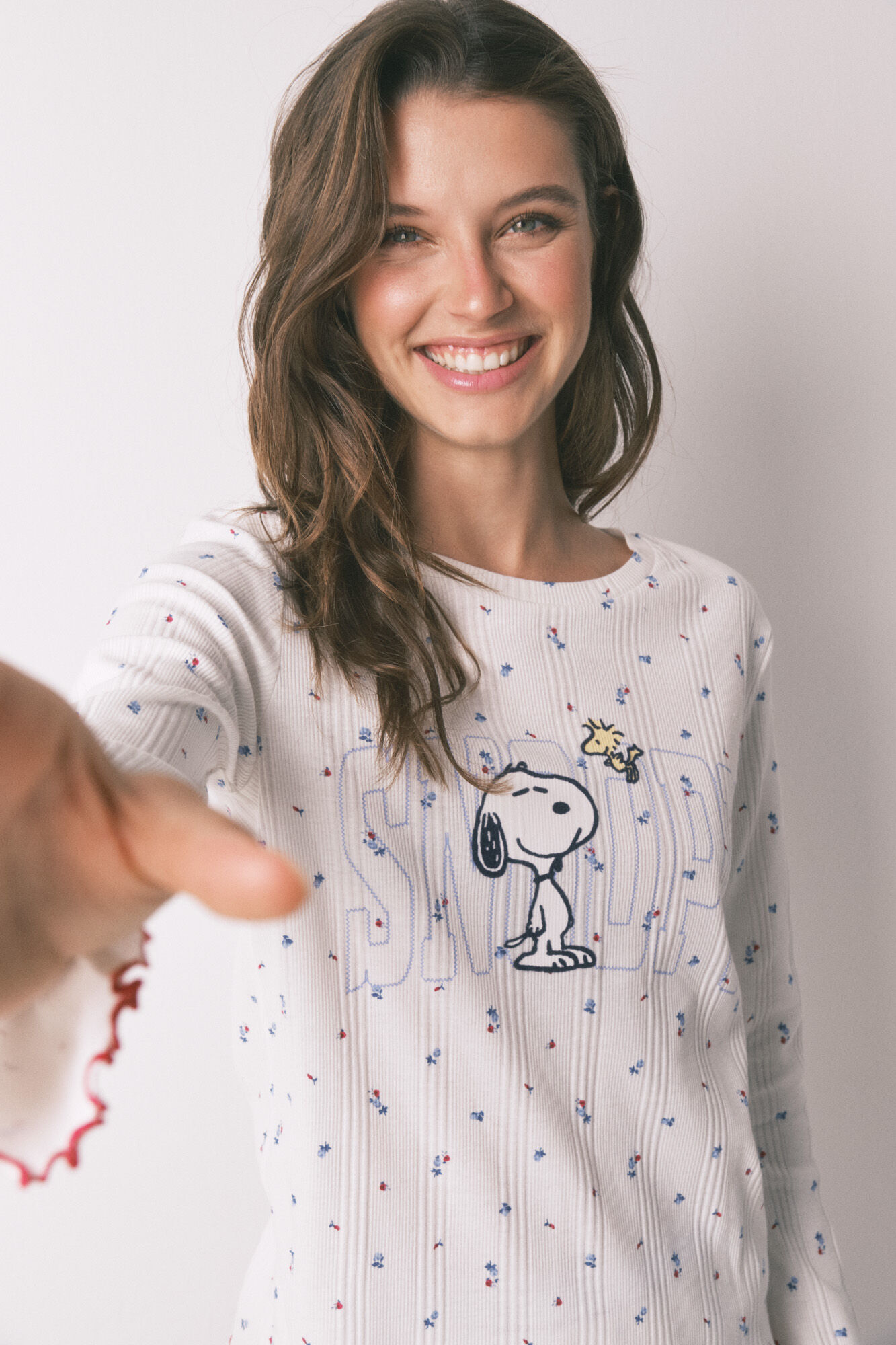 Women'secret Pijama larga Snoopy flores blancas