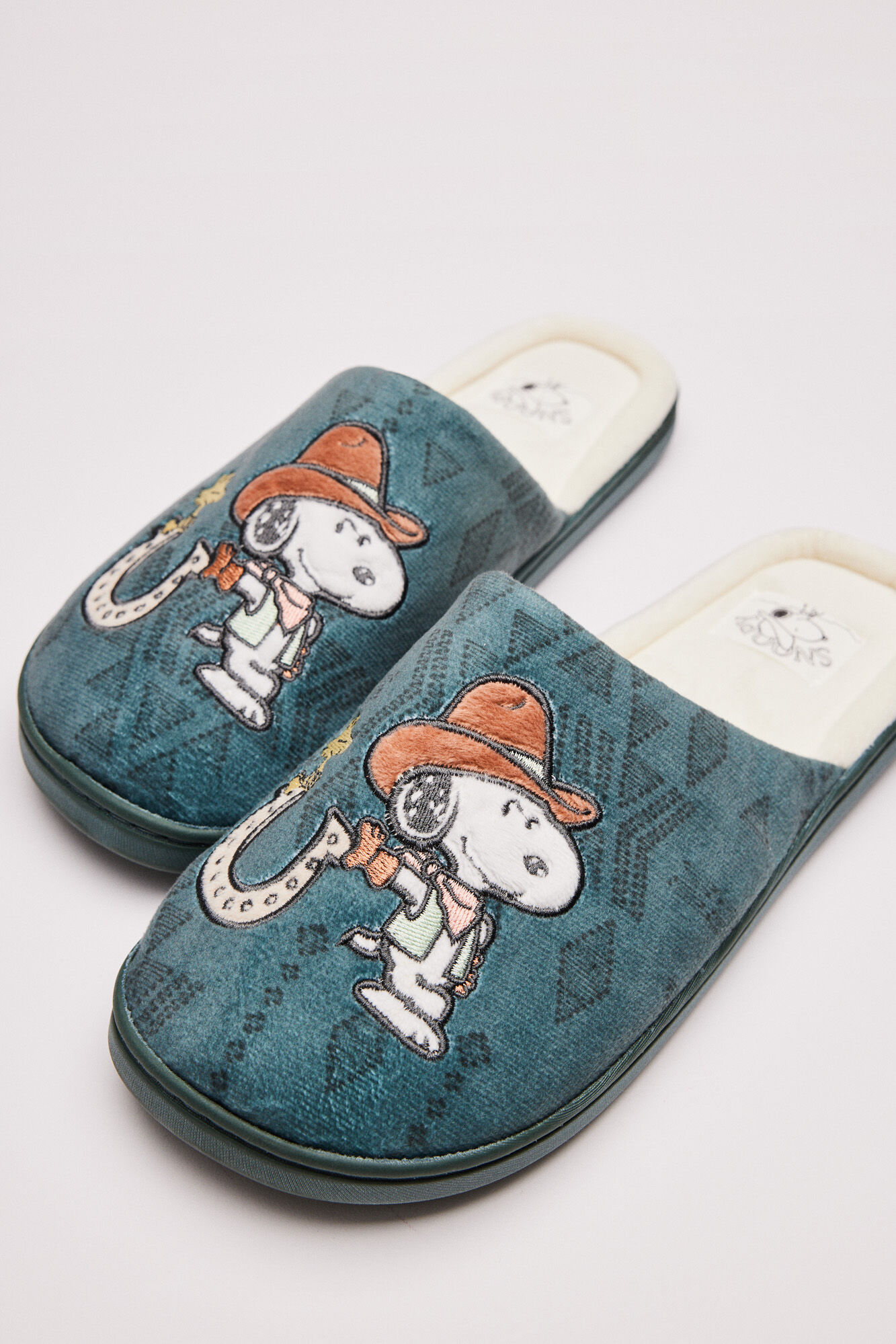 Zapatillas De Andar Por Casa Pantuflas Snoopy Verde Kaki Calzado