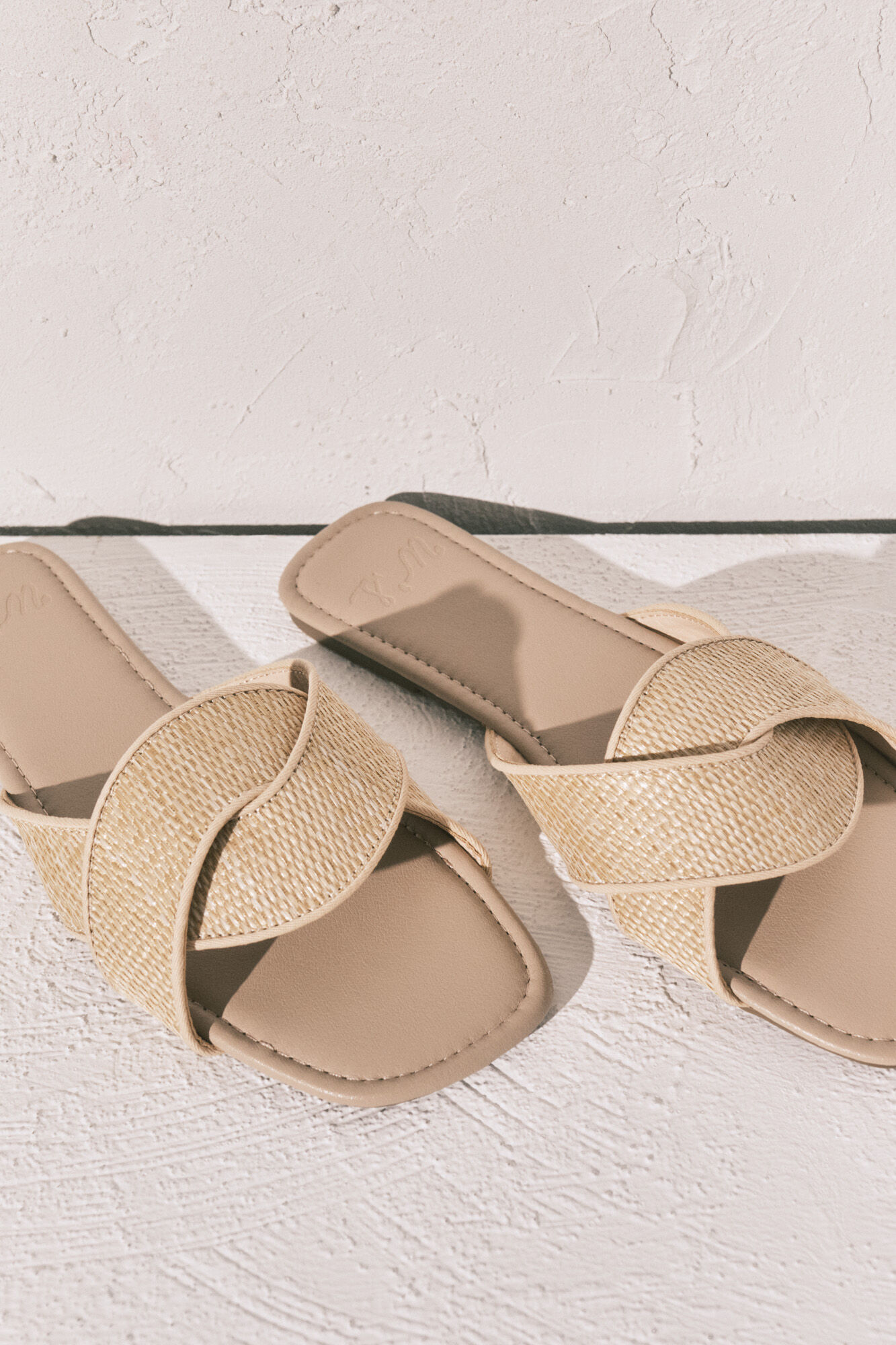 Women'secret Sandalias de pala de rafia beige