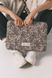 Women'secret Funda de ordenador de nailon con estampado animal