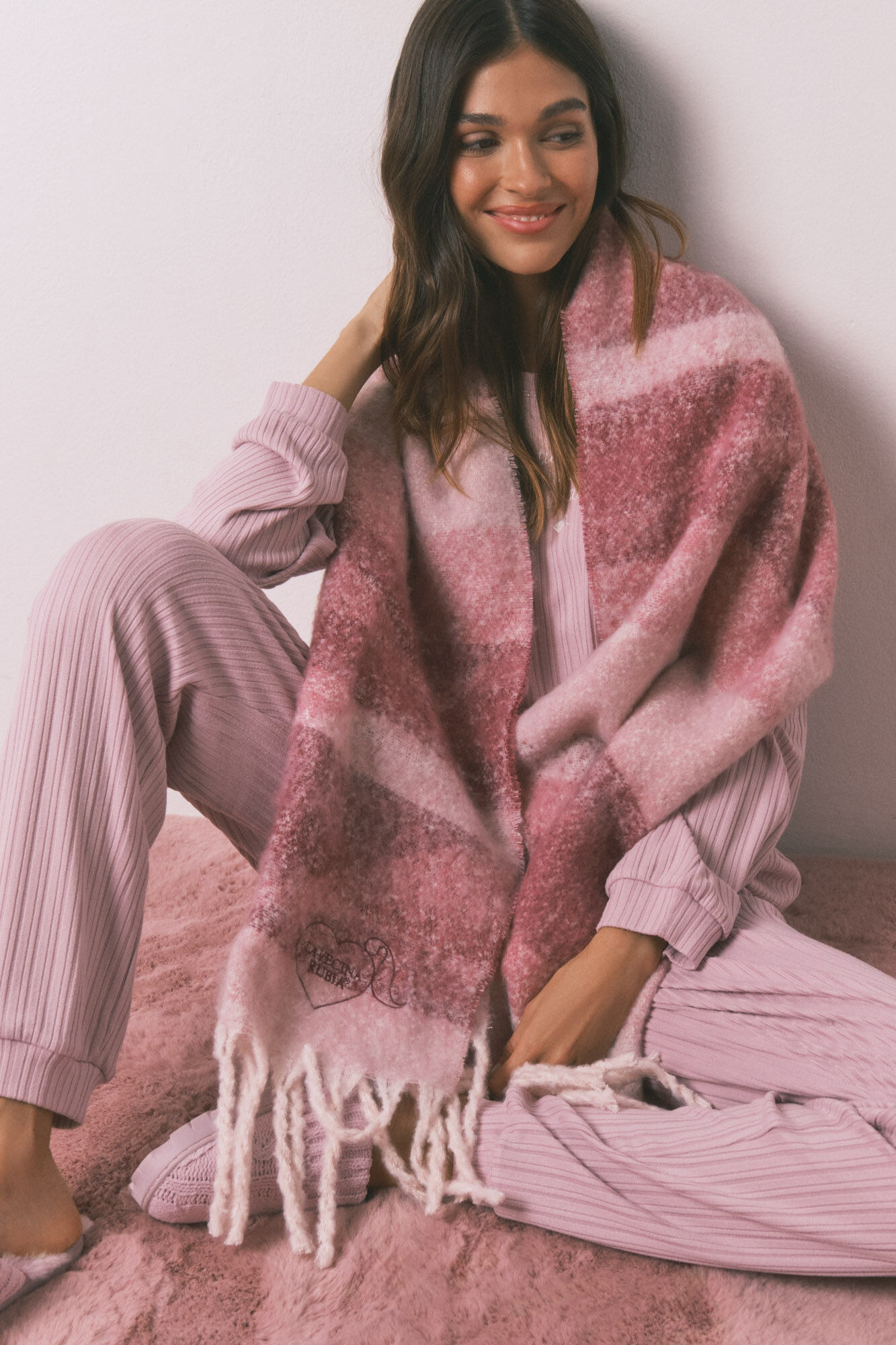 Women'secret Pa&ntilde;uelo de mohair rosa