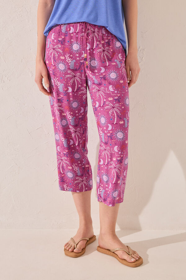 Womensecret Pantalón capri de viscosa con estampado morado/lila estampado