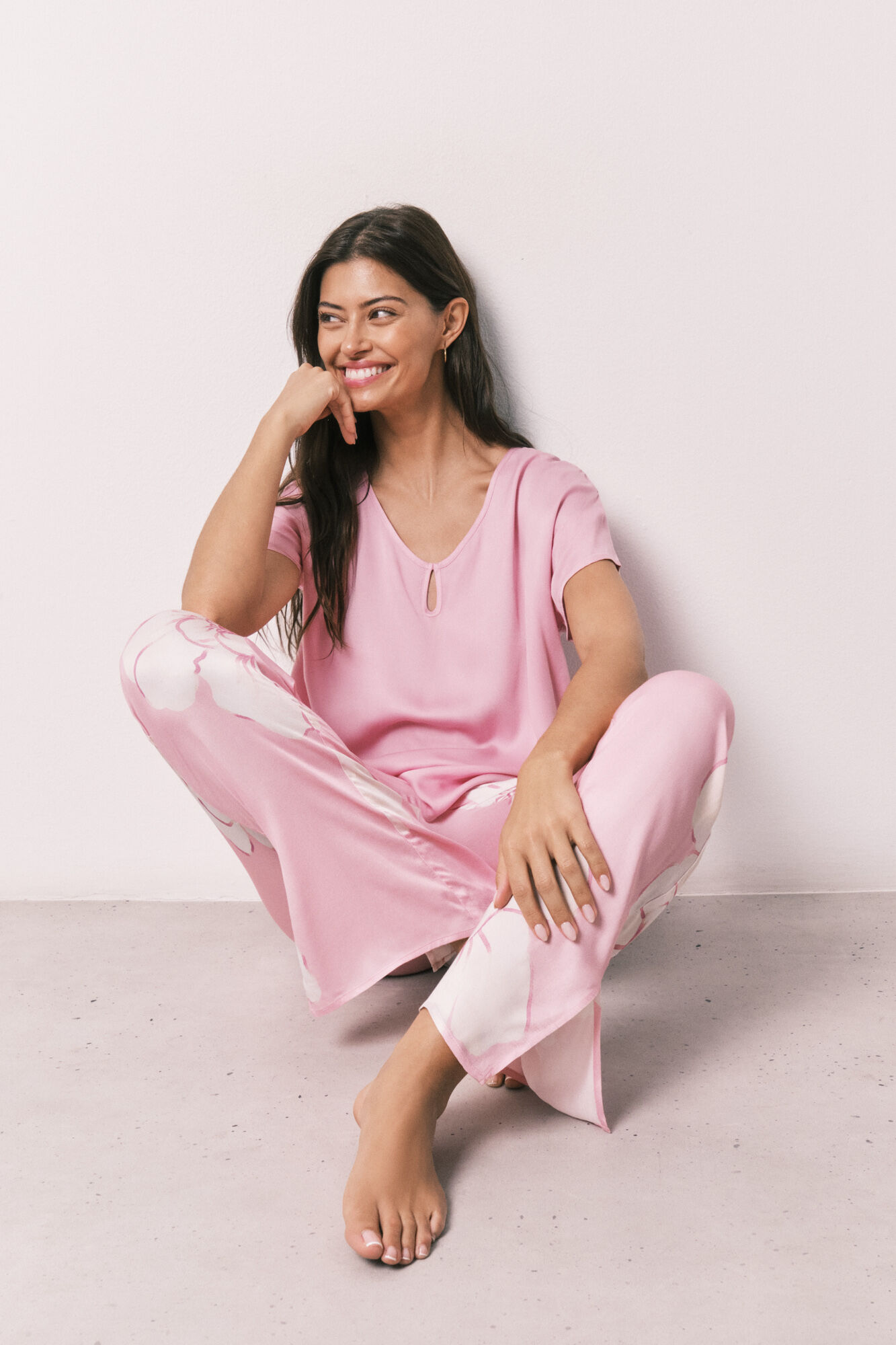Women'secret Pijama larga de manga corta satinada rosa