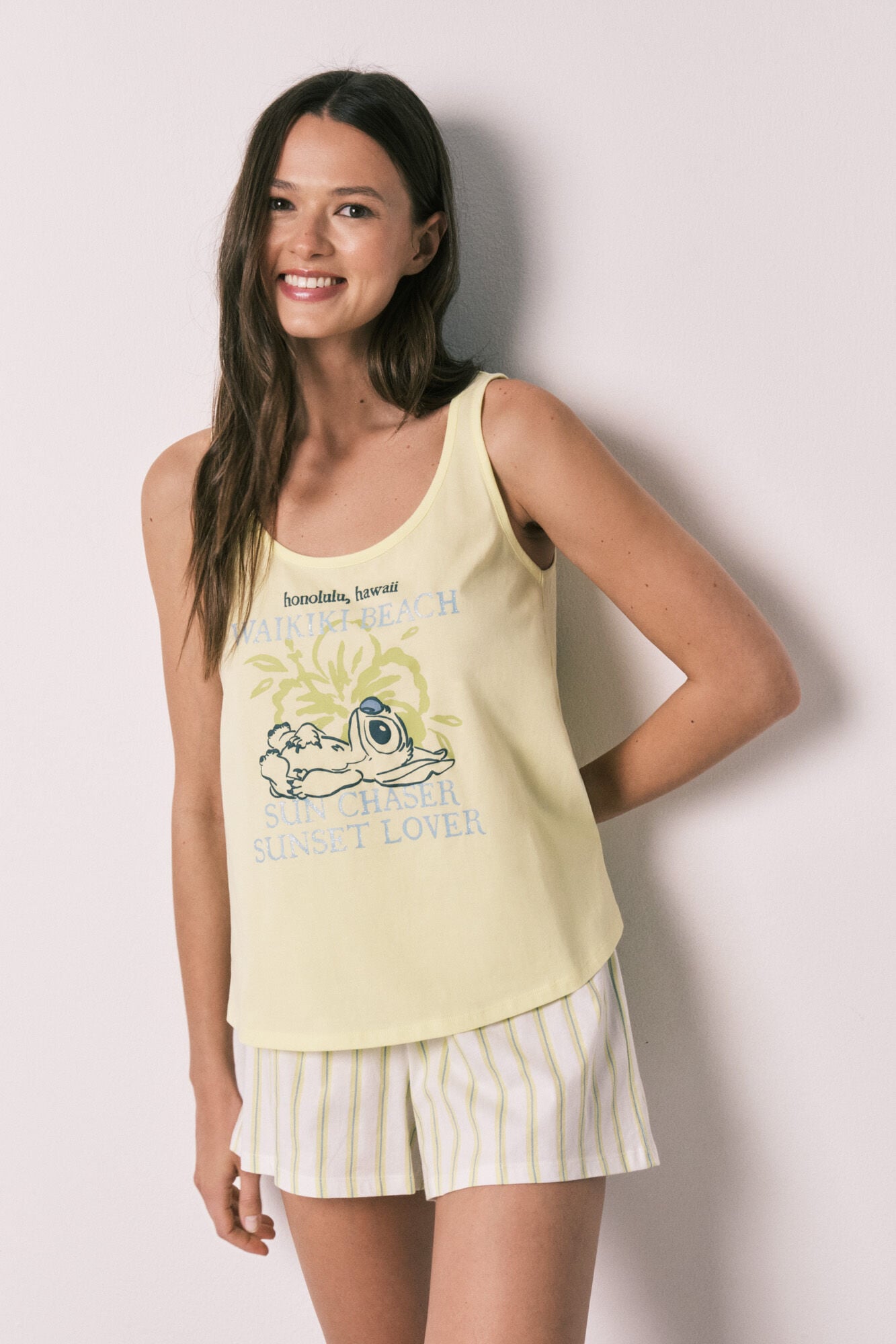 Women'secret Pijama corta de tirantes Stitch amarilla