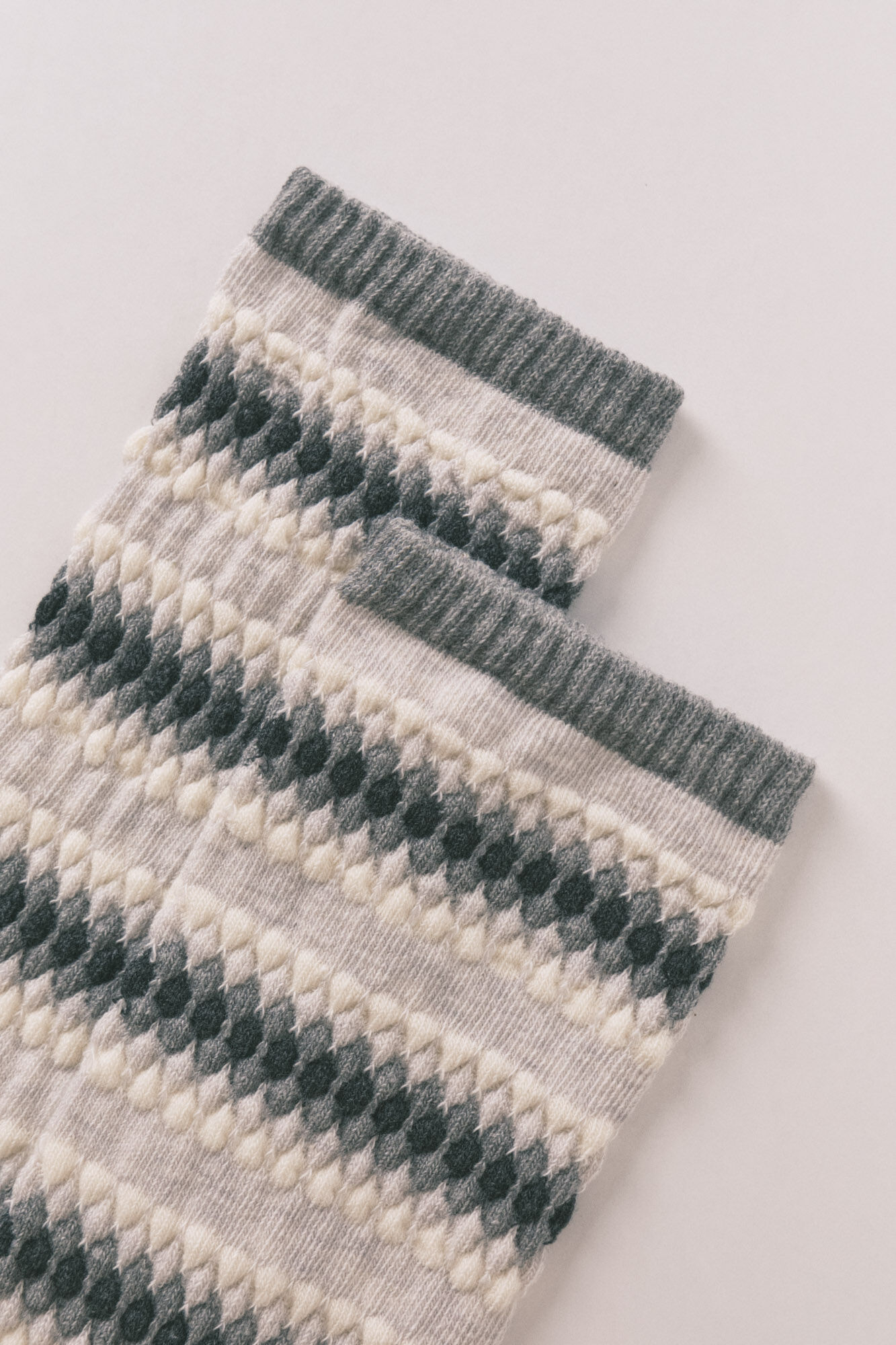 Women'secret Calcetines largos en forma de diamante de color gris claro