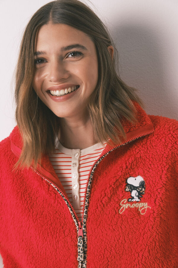 Women'secret Bata roja de borrego con Snoopy bordado rojo