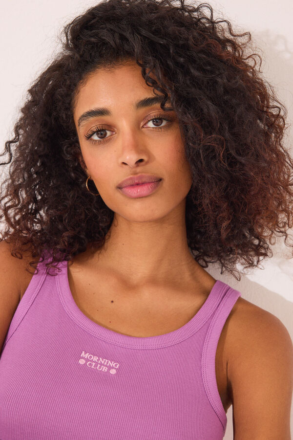 Womensecret Playera de tirantes sin mangas de canalé de color morado morado/lila