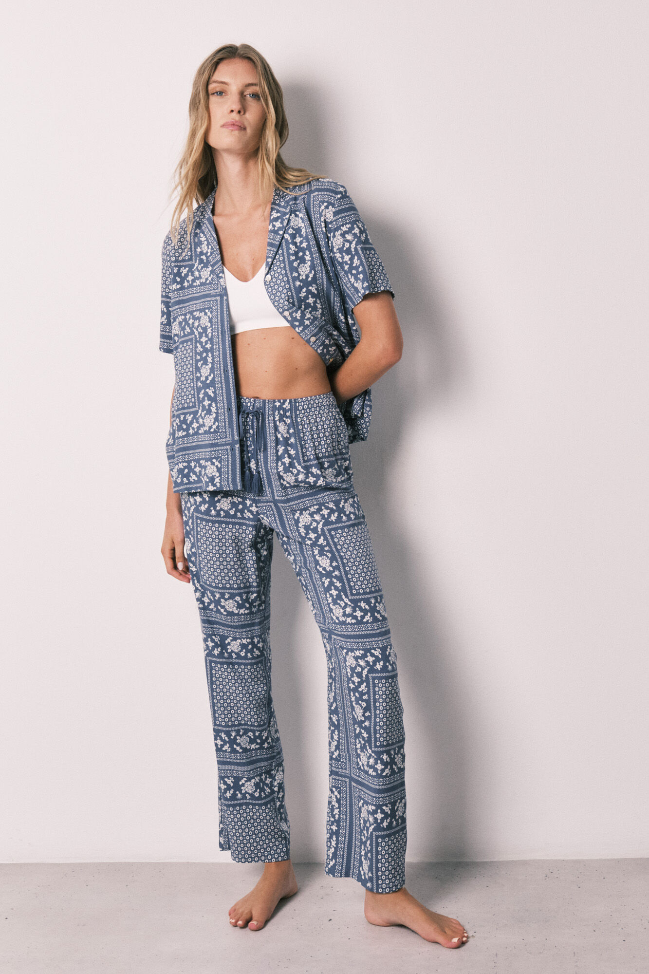 Women'secret Pijama camisera larga de manga corta con estampado de bandana azul