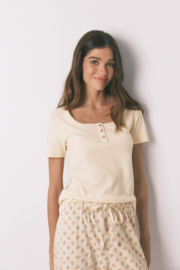 Women'secret Pijama capri estampado de flores de algod&oacute;n amarilla marfil