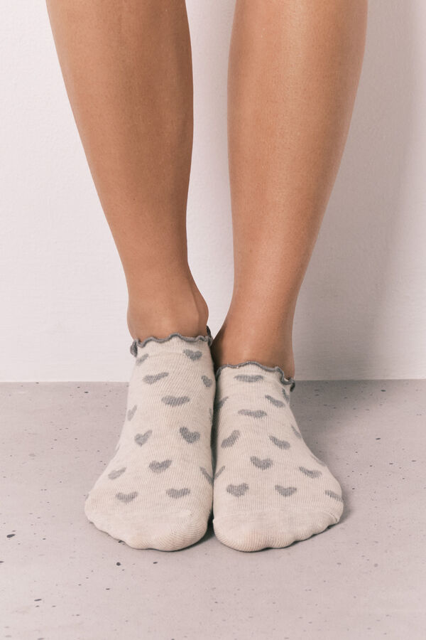 Women'secret Paquete de 3 calcetines tobilleros estampado de corazones gris