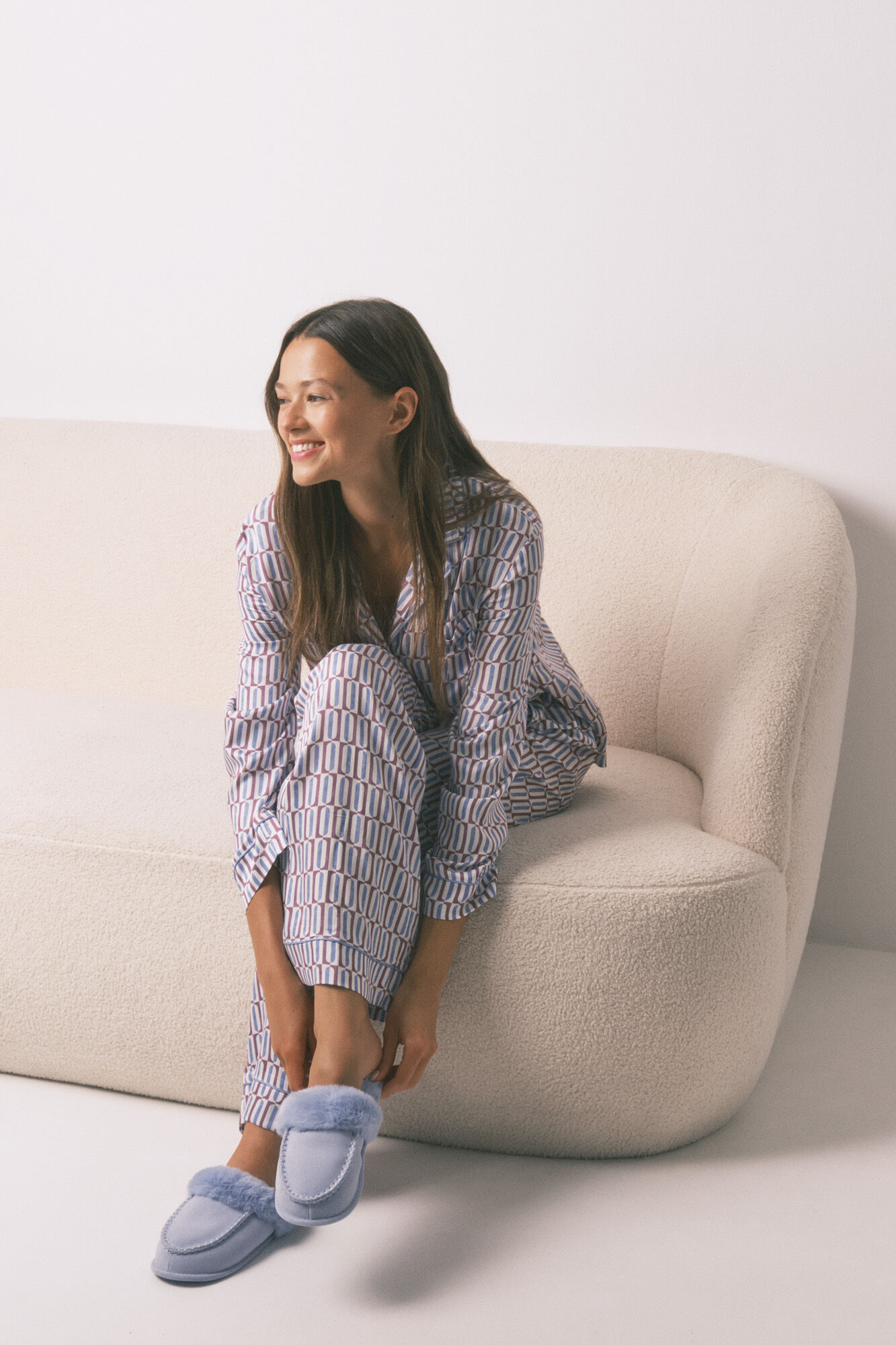 Women'secret Pantuflas para casa de piel sint&eacute;tica color lila