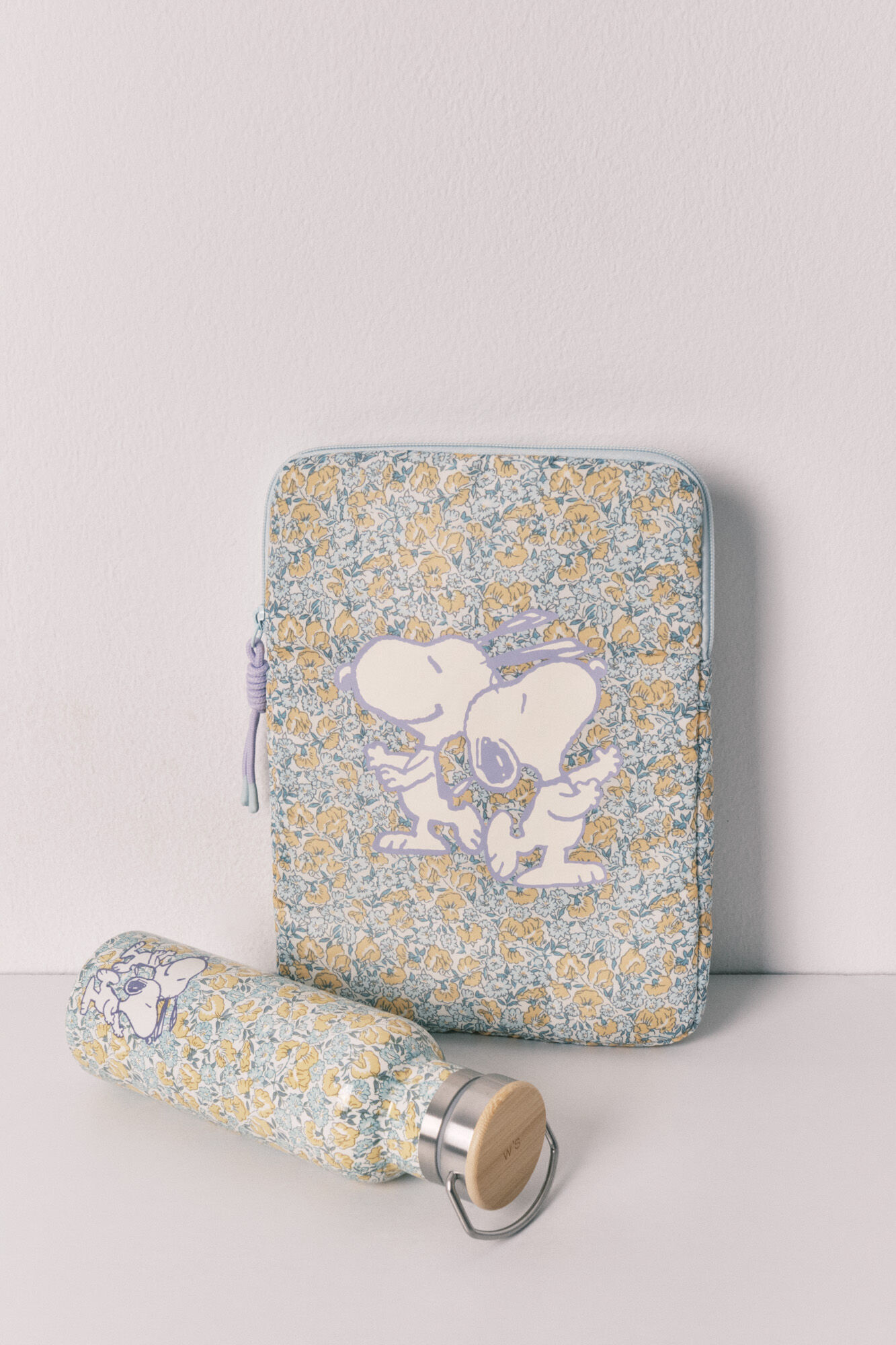 Womensecret Conjunto de funda y botella 