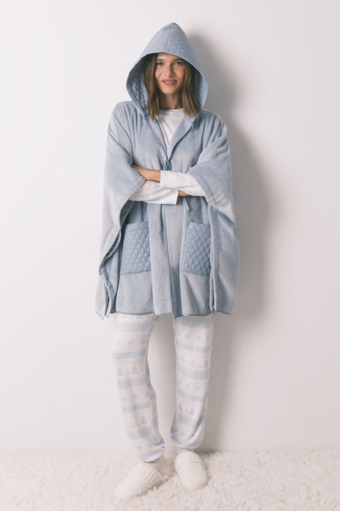 Womensecret Conjunto de poncho y pijama 