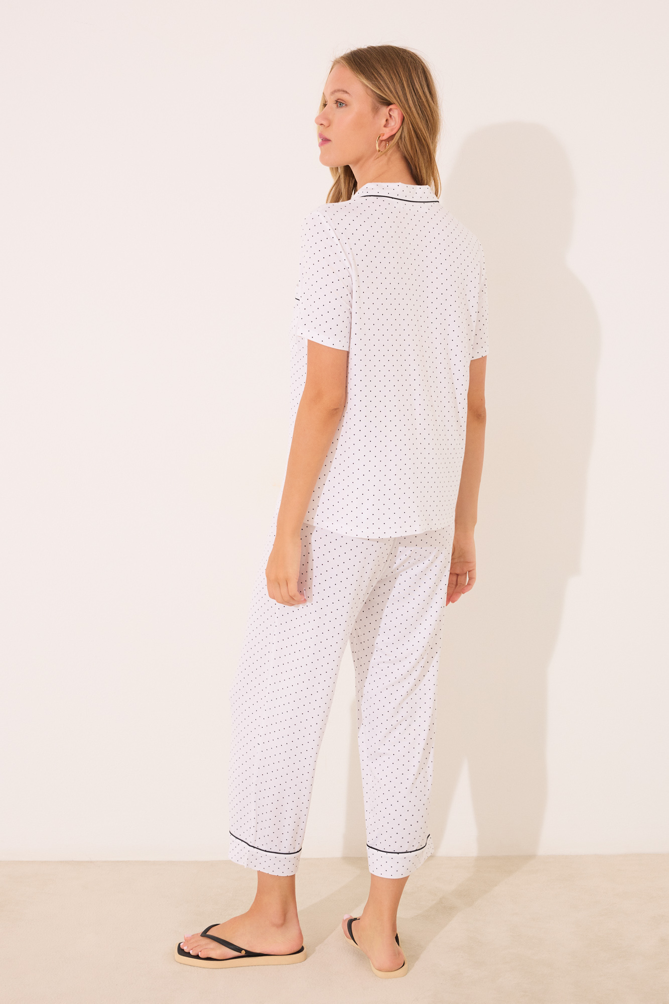 Pijama camisera Capri de puntos blancos